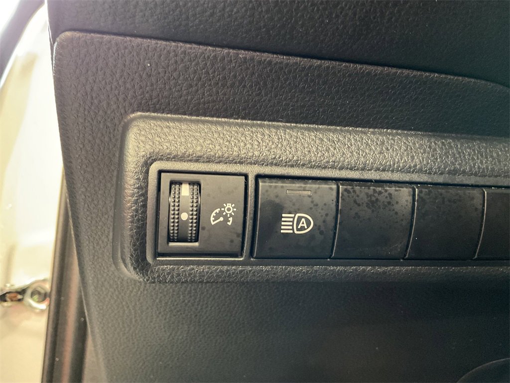 2024 Toyota Corolla LE photo 11