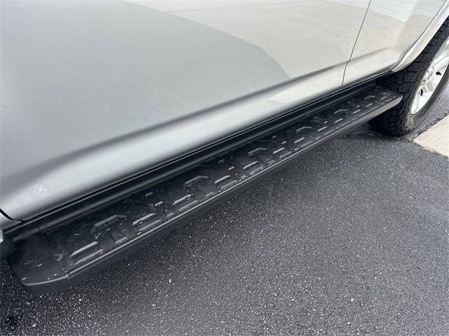 2024 Toyota 4Runner SR5 photo 6