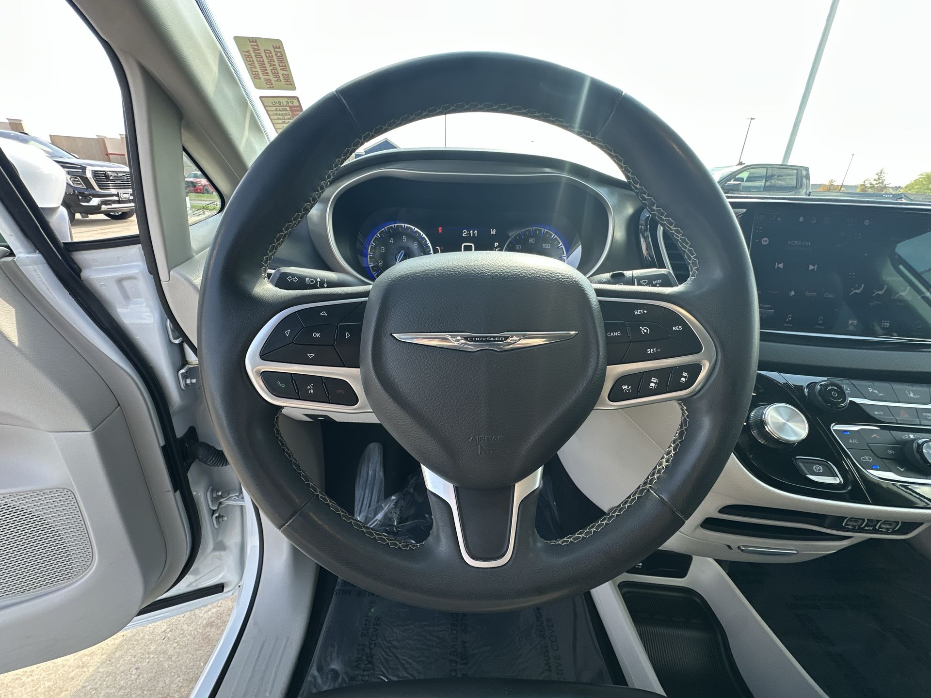 2023 Chrysler Pacifica Touring L photo 29