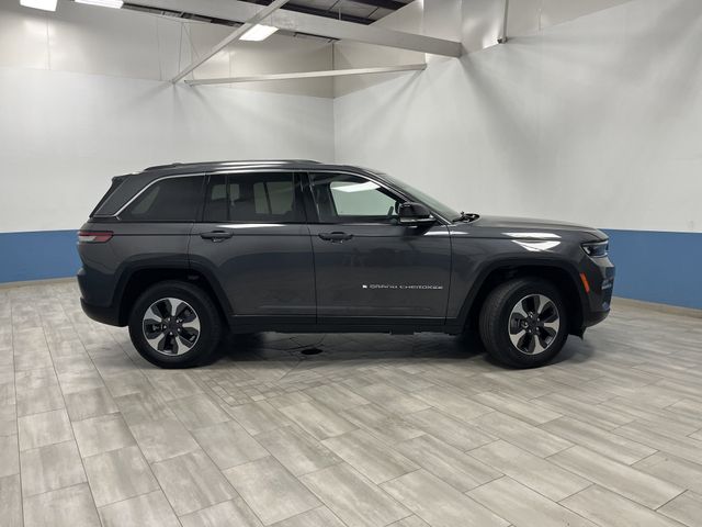 2022 Jeep Cherokee Limited 4xe photo 2