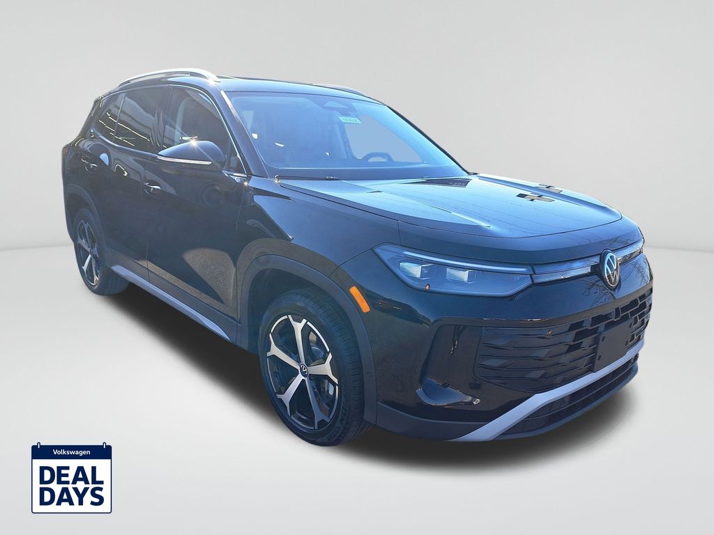 2025 Volkswagen Tiguan SE photo 3