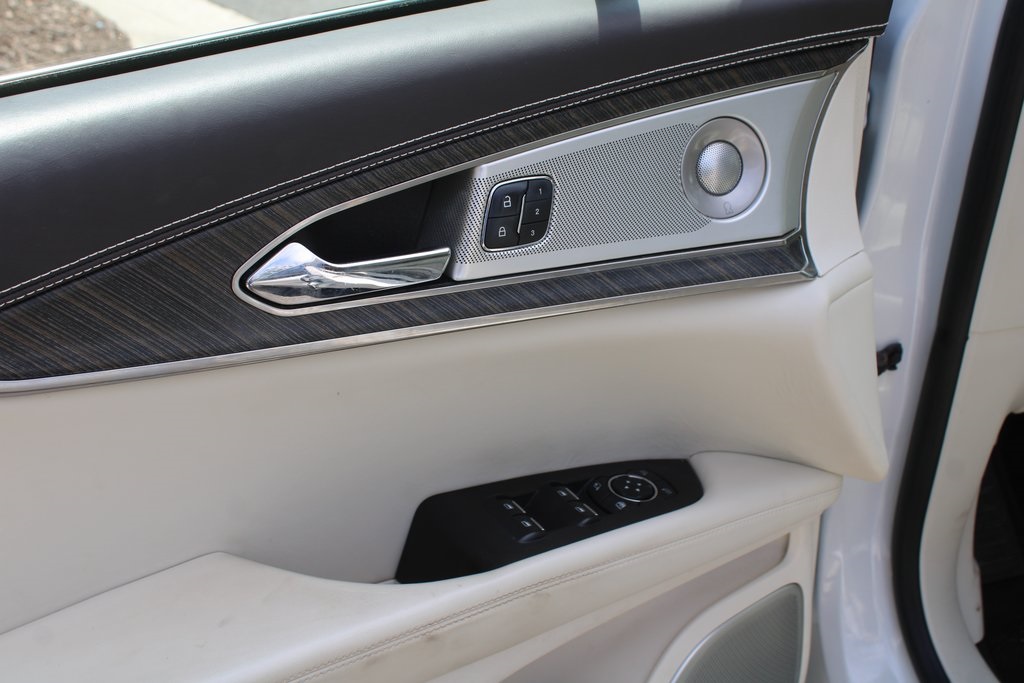 2020 Lincoln Nautilus Black Label photo 15