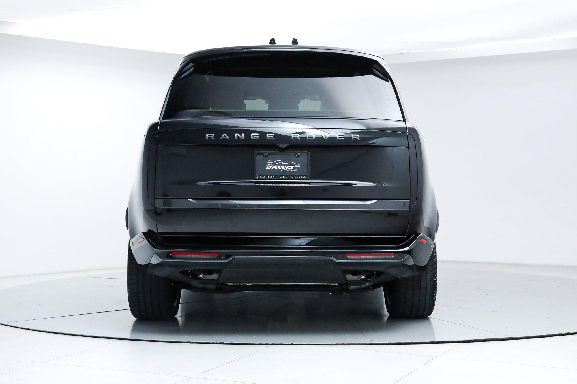 2024 Land Rover Range Rover SE photo 4