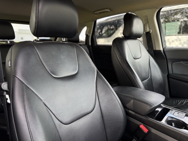 2019 Ford Edge Titanium photo 4