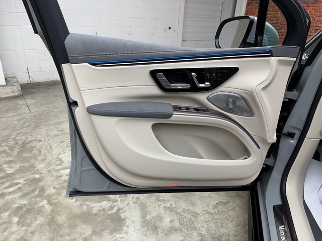2026 Mercedes Benz EQS SUV 450 4MATIC photo 9