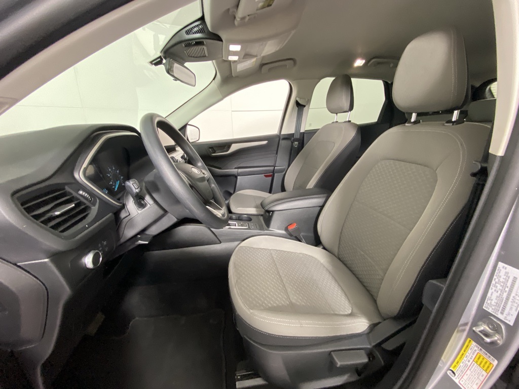 2022 Ford Escape SE photo 2