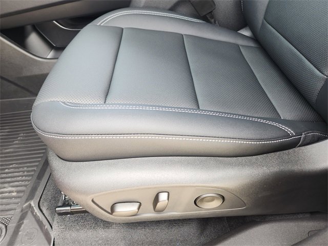 2026 Chevrolet Traverse photo 16