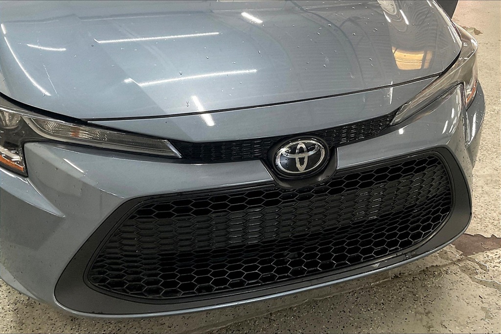 2022 Toyota Corolla LE photo 28