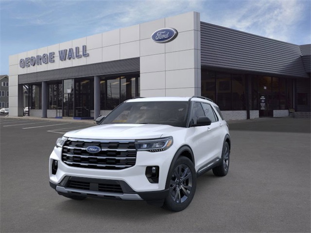 2025 Ford Explorer photo 2