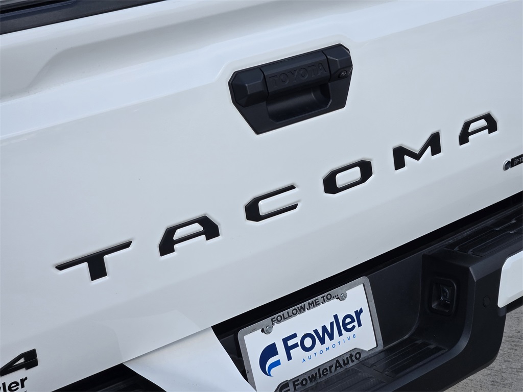 2025 Toyota Tacoma TRD Sport photo 11