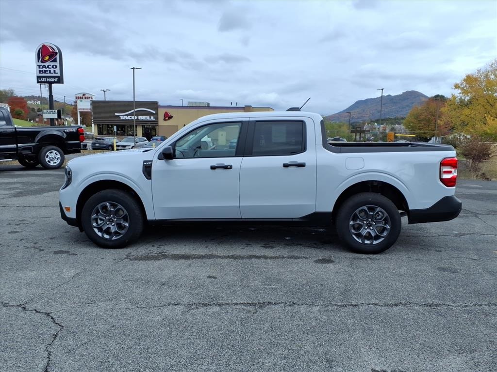 2025 Ford Maverick XLT photo 2