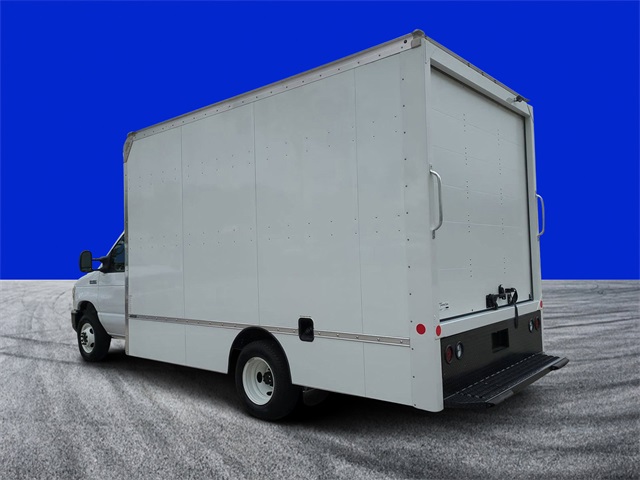 2024 Ford E-450 photo 5