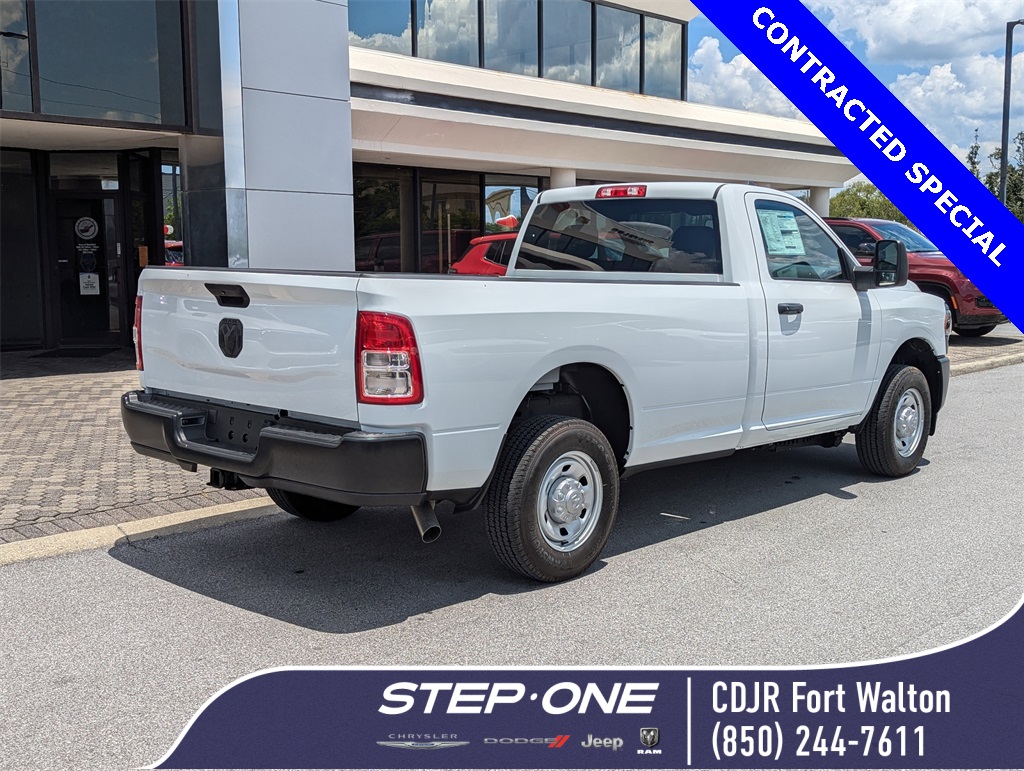 2023 Ram 2500 Tradesman photo 3