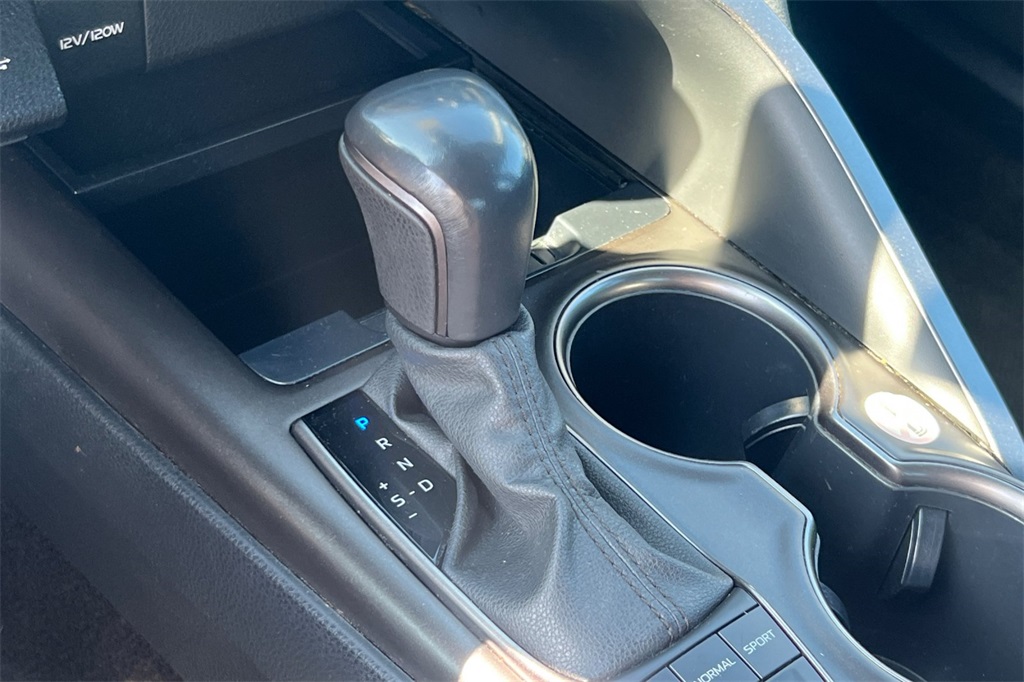 2022 Toyota Camry SE photo 25