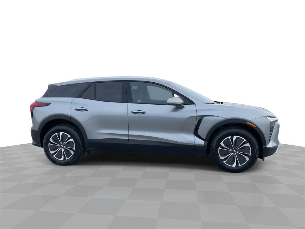 2025 Chevrolet Blazer EV photo 9