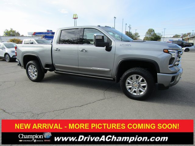 2025 Chevrolet Silverado 2500HD High Country photo 3