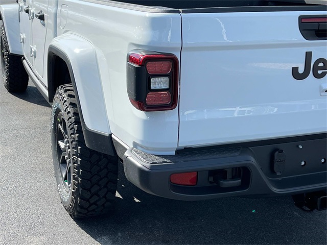 2025 Jeep Gladiator Willys photo 6
