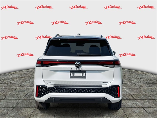2025 Volkswagen Tiguan SE R-Line Black photo 3
