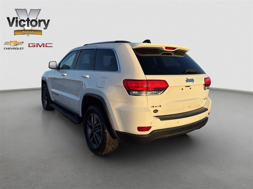 2019 Jeep Grand Cherokee Laredo E photo 3