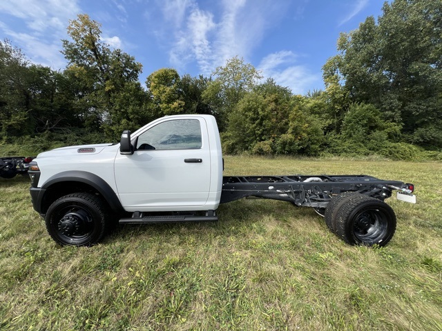 2025 Ram 5500 photo 15