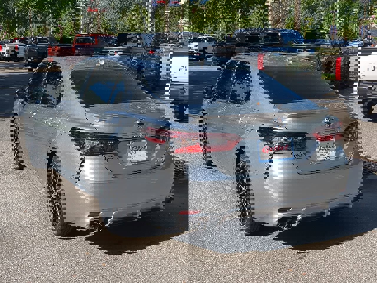 2023 Toyota Camry Hybrid SE photo 6