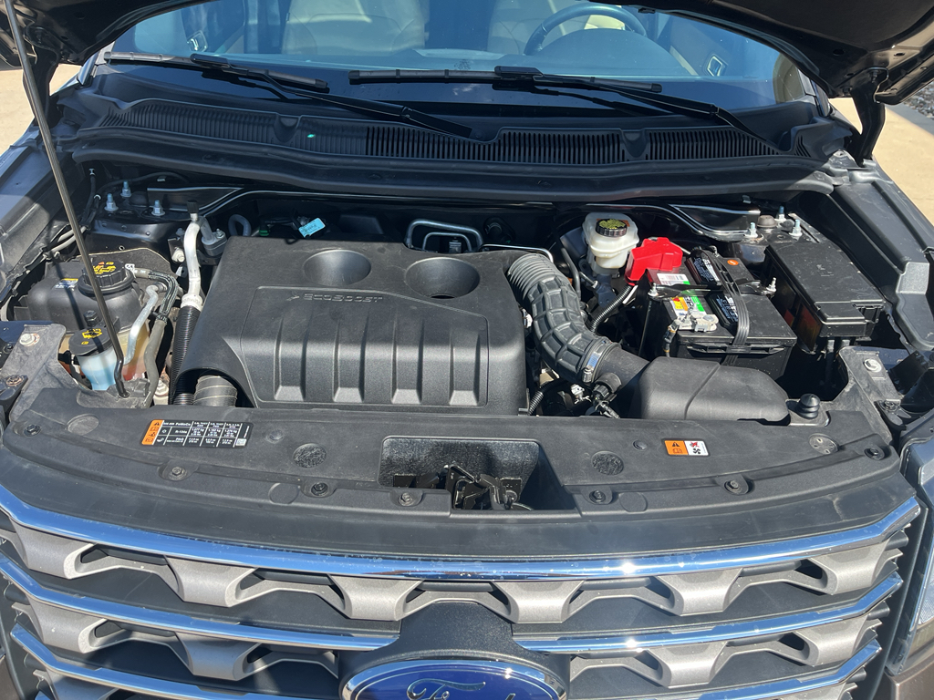 2016 Ford Explorer XLT photo 10