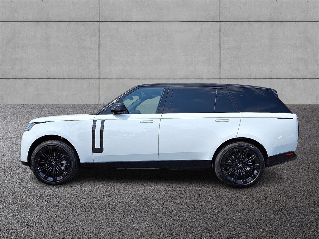 2025 Land Rover Range Rover SE photo 2