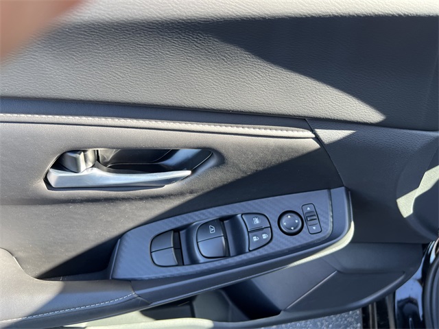 2025 Nissan Sentra SV photo 11