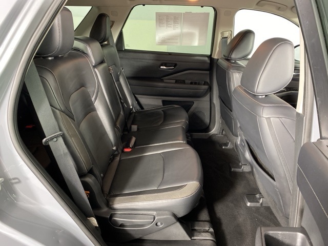 2023 Nissan Pathfinder SL photo 14