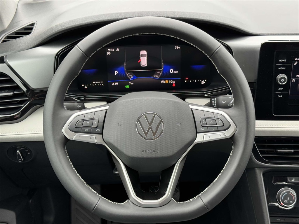 2025 Volkswagen Taos S photo 14