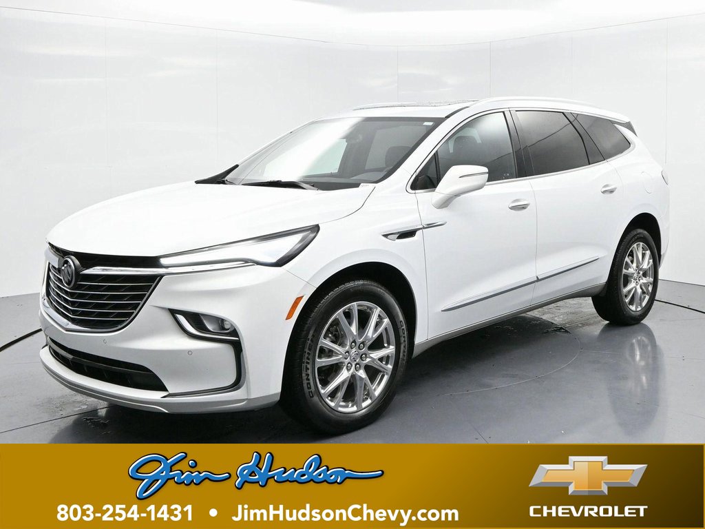 2023 Buick Enclave Essence's photo