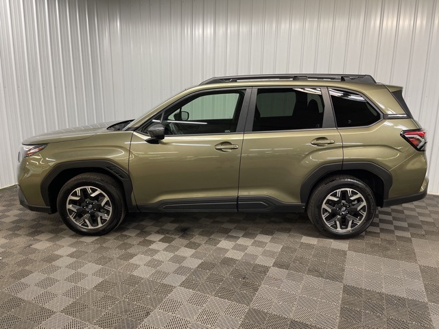 2025 Subaru Forester Premium photo 9