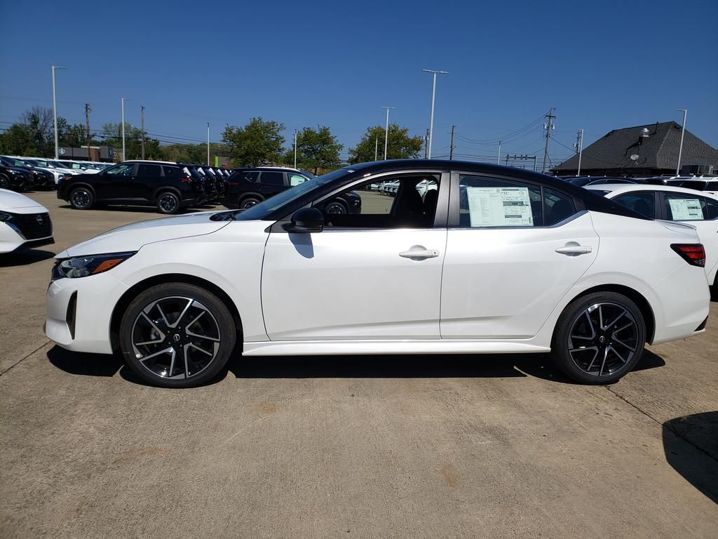 2025 Nissan Sentra SR photo 3