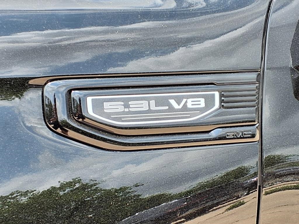 New 2025 Onyx Black GMC Elevation image 10