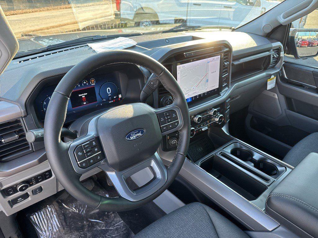 2025 Ford F-150 XLT photo 5