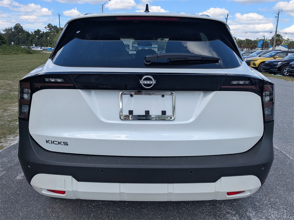 2026 Nissan Kicks SV photo 4