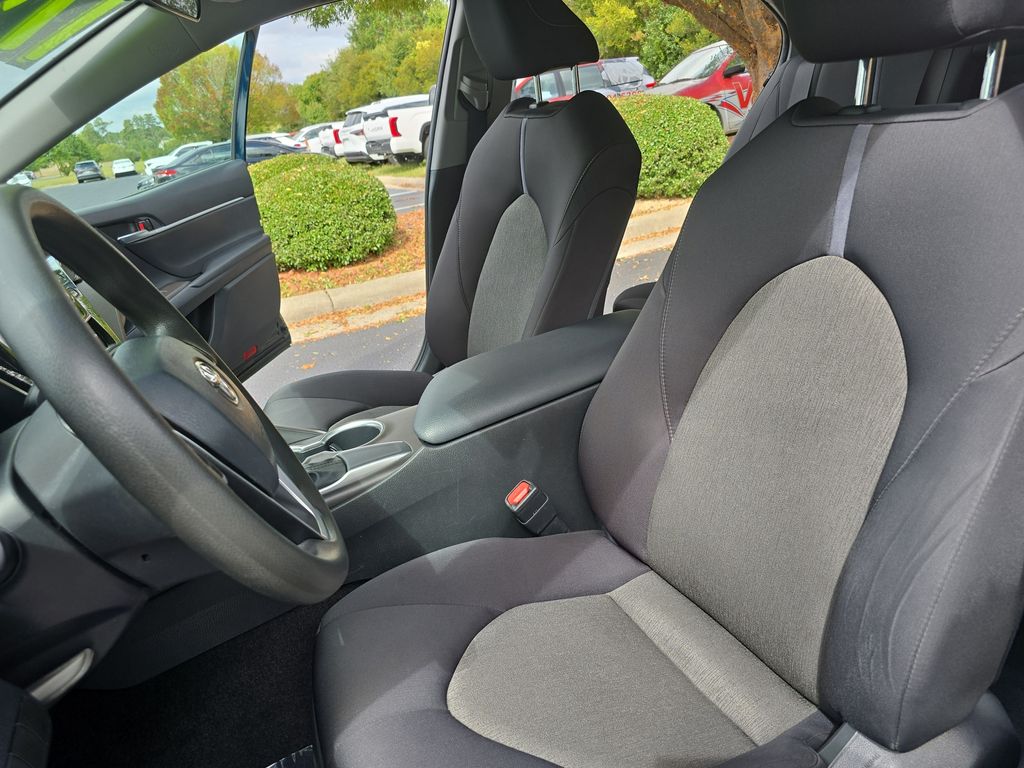 2021 Toyota Camry LE photo 13