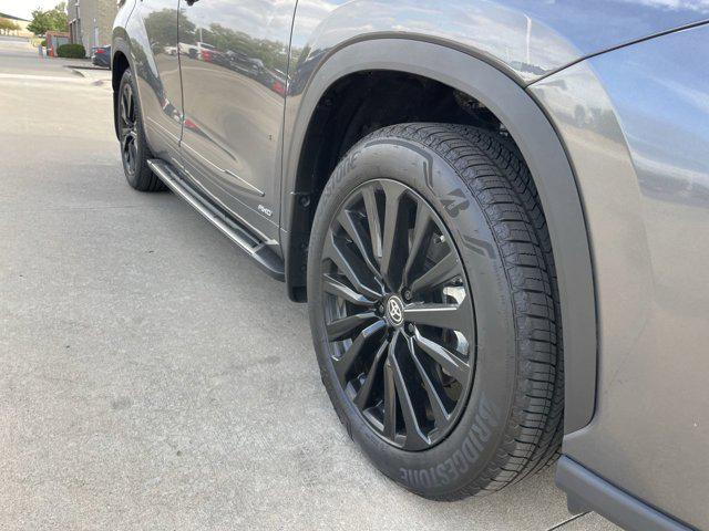 Certified 2025 Toyota Highlander Platinum with VIN 5TDEBRCH6SS663966 for sale in Kansas City