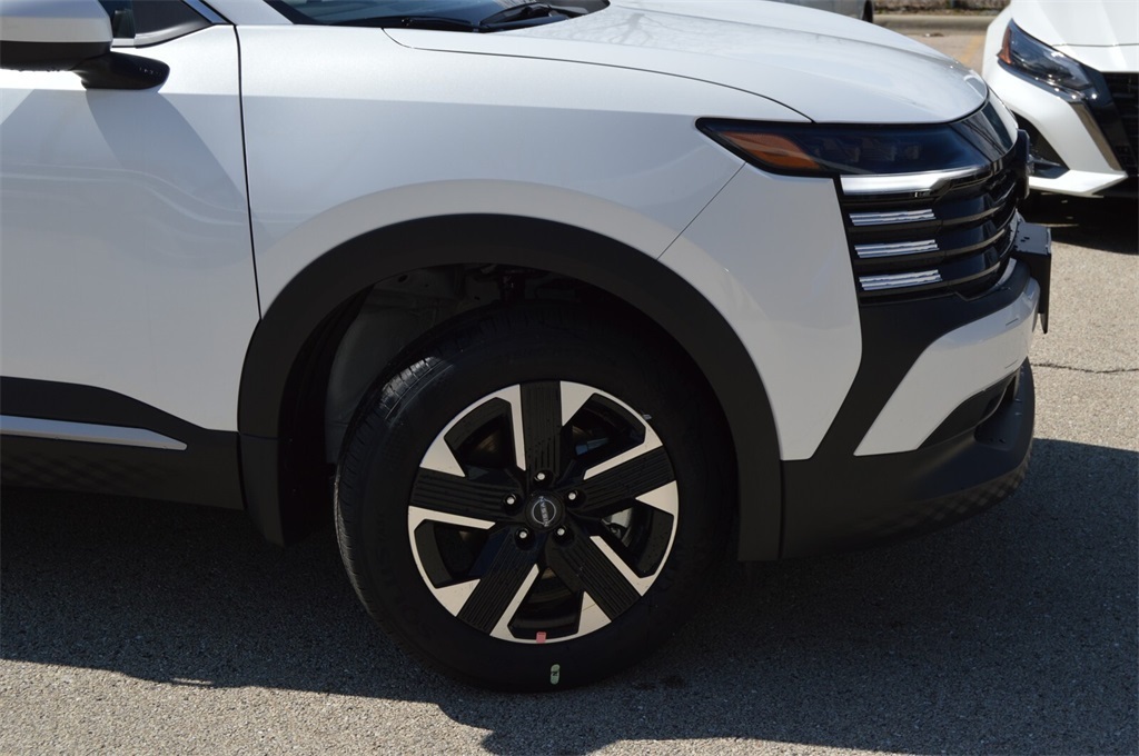2025 Nissan Kicks SV photo 2