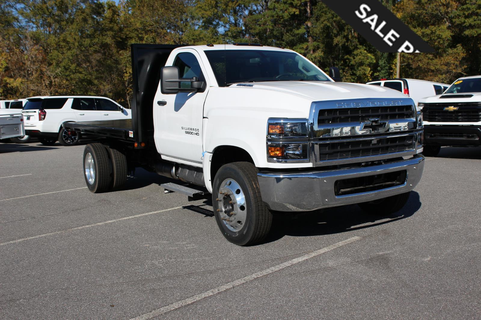 2024 Chevrolet Silverado 4500 Medium Duty Chassis Cab Work Truck's photo