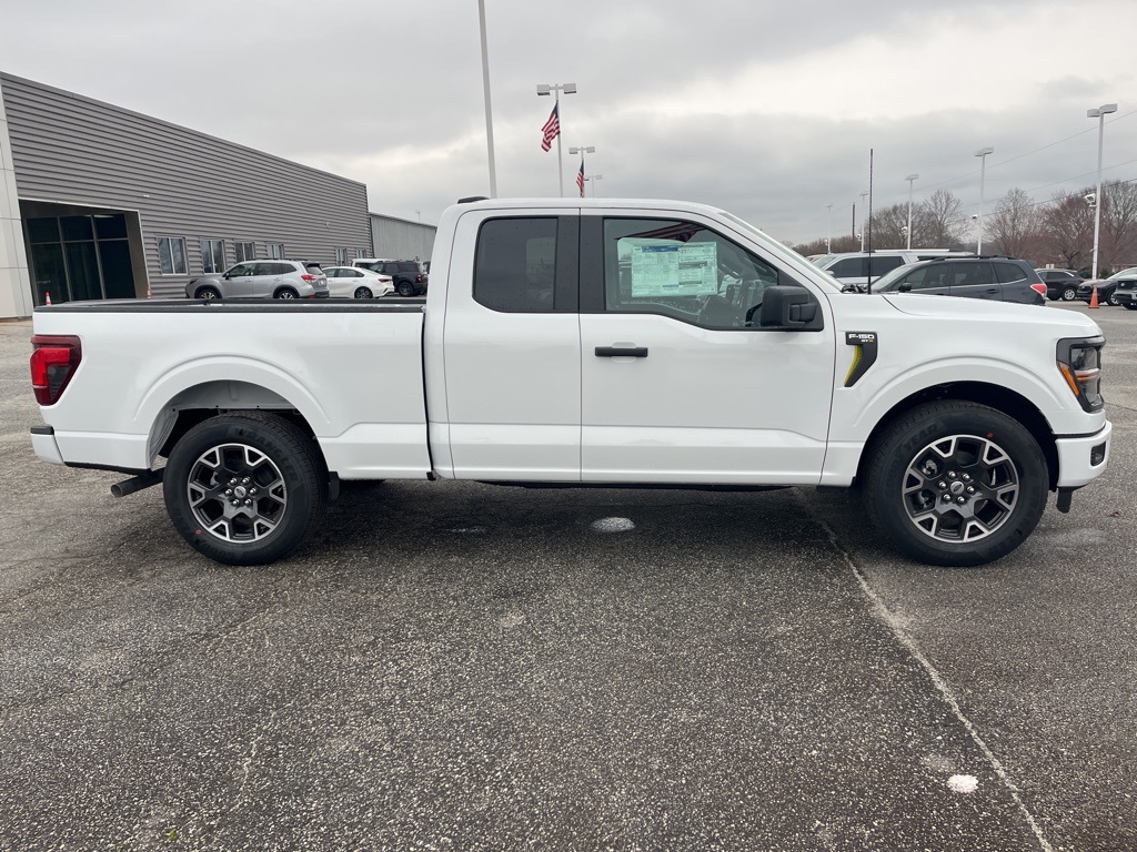 2025 Ford F-150 STX photo 4