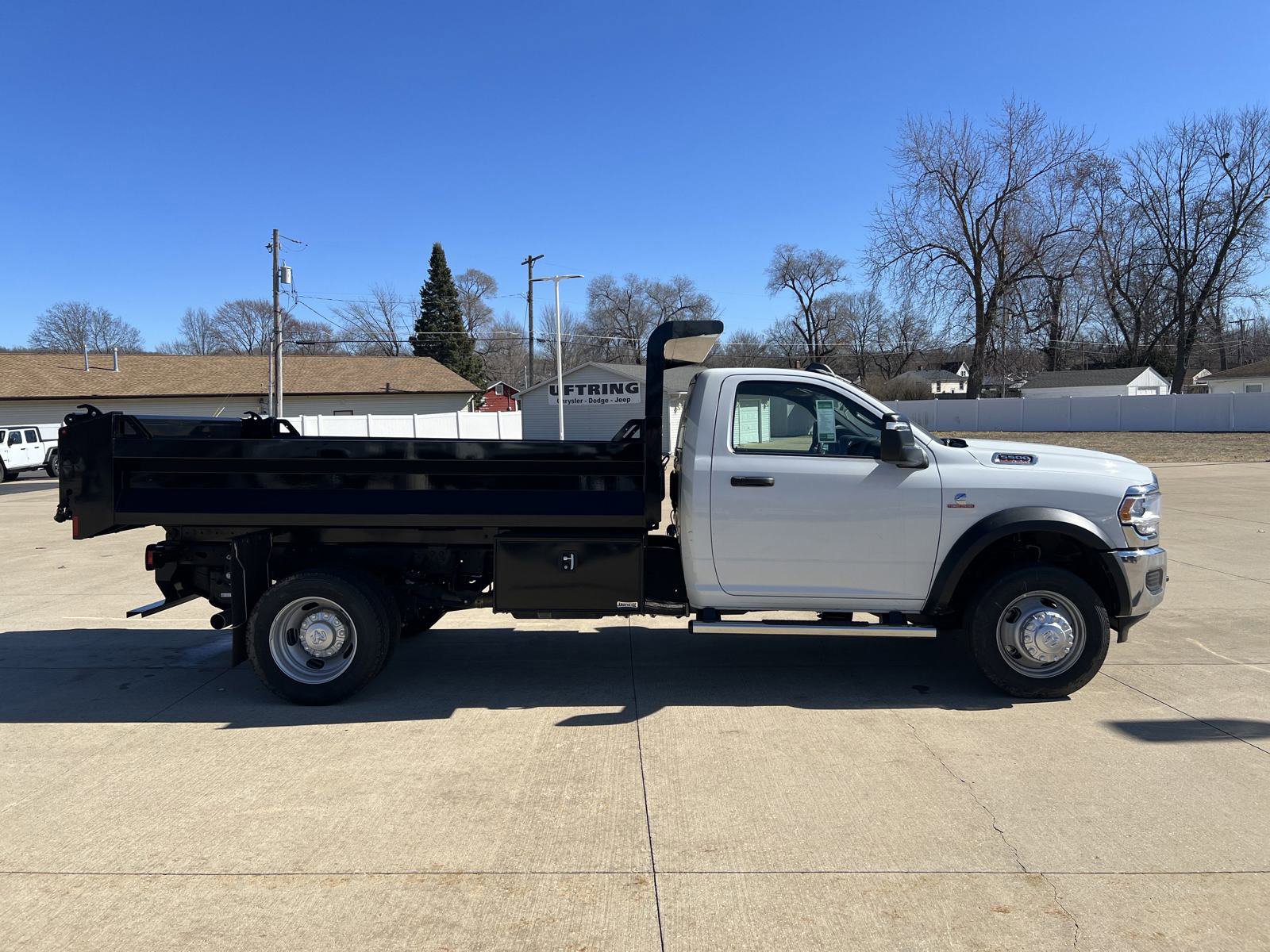 2024 Ram 5500 Tradesman photo 3