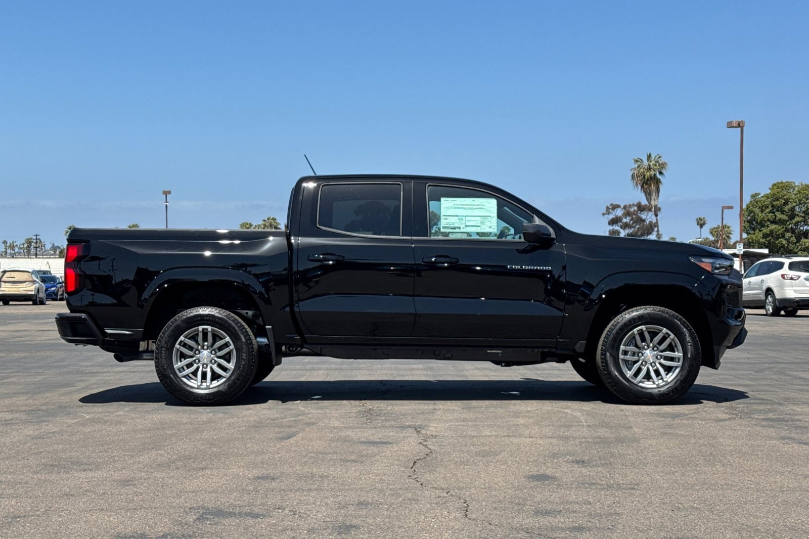 2025 Chevrolet Colorado Work Truck LT photo 3
