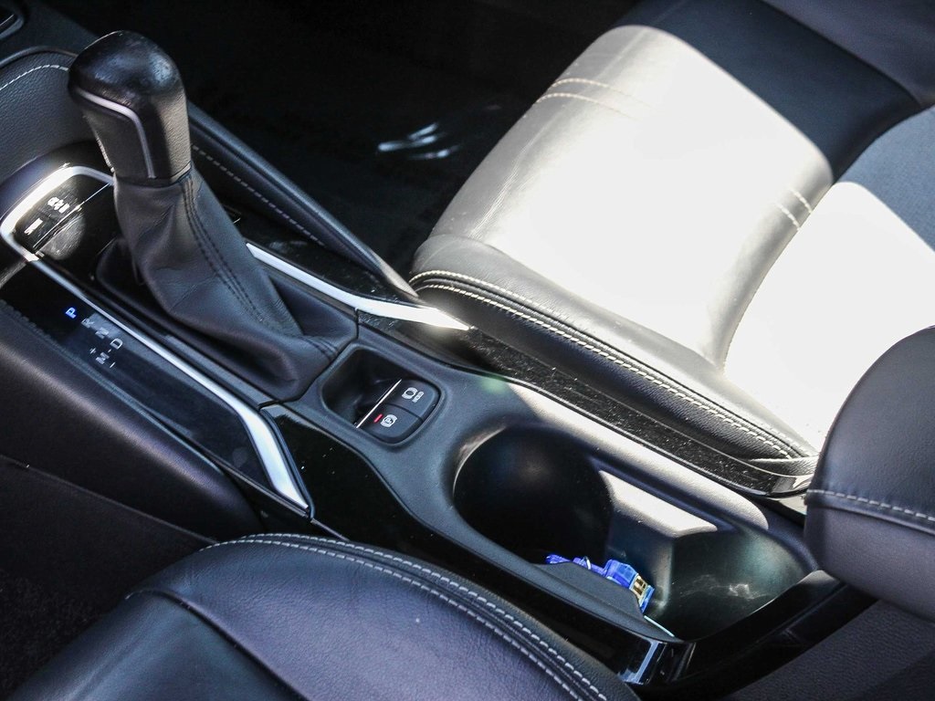 2020 Toyota Corolla XSE photo 18