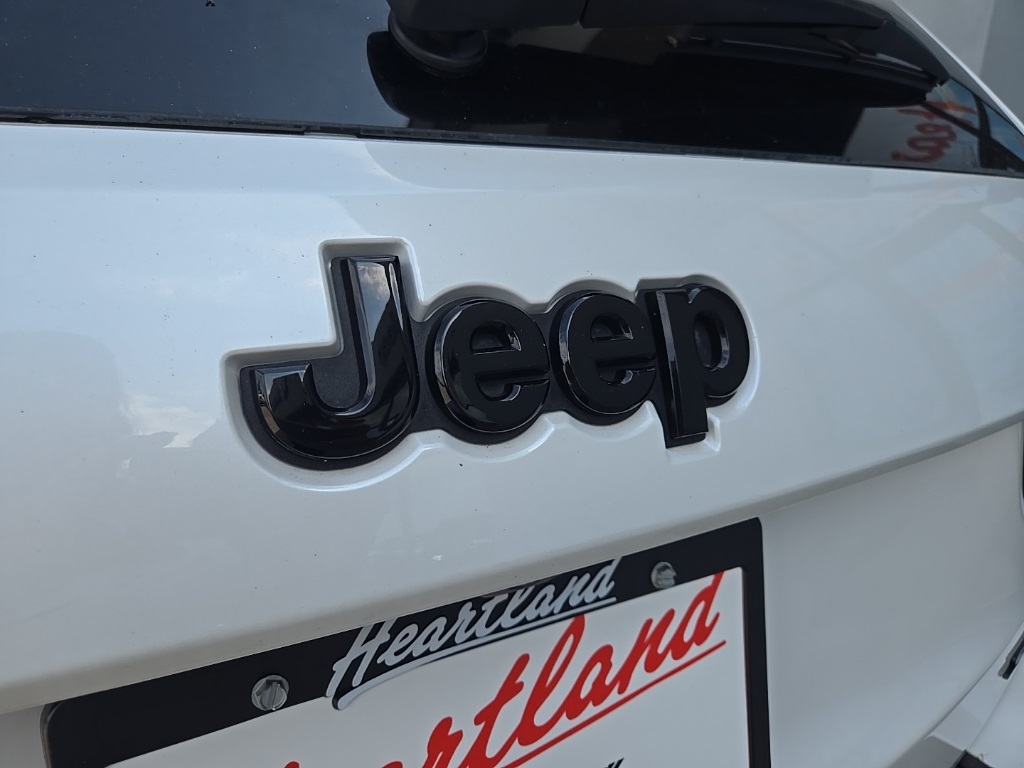 2017 Jeep Grand Cherokee SRT8 photo 17