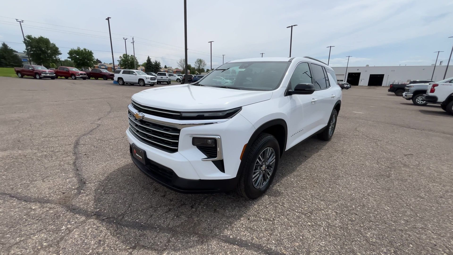 2025 Chevrolet Traverse photo 27