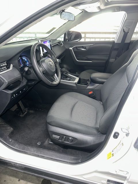 2024 Toyota RAV4 Hybrid XLE photo 9