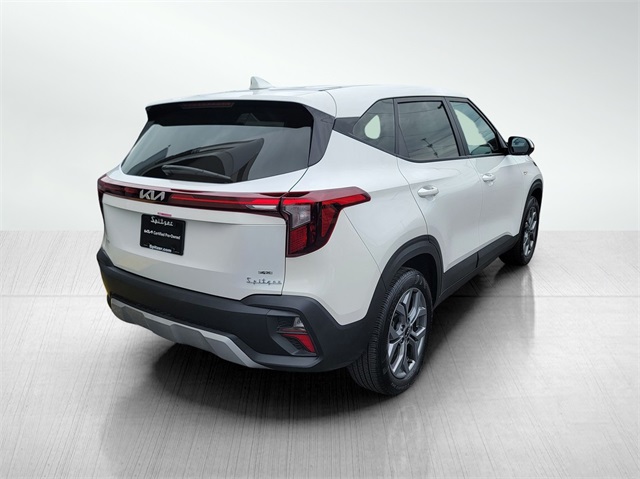 2024 Kia Seltos LX photo 3