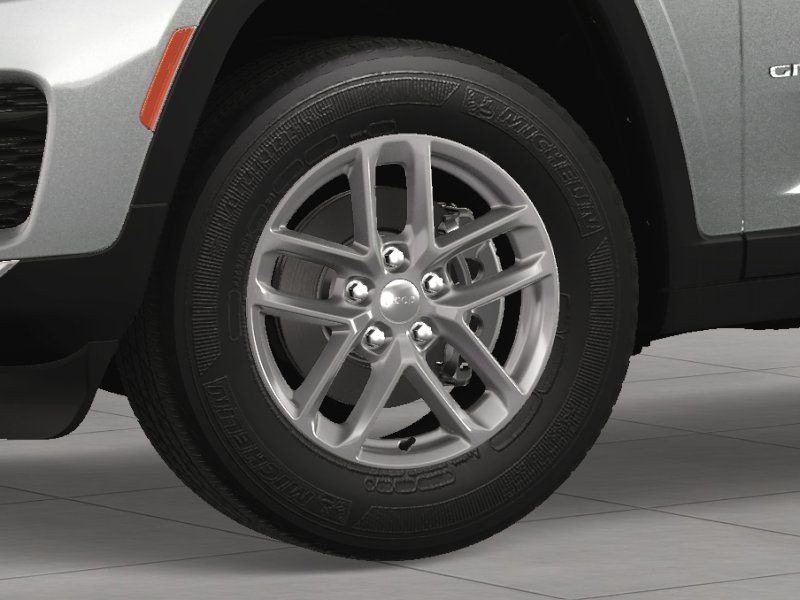 2025 Jeep Grand Cherokee Laredo photo 9