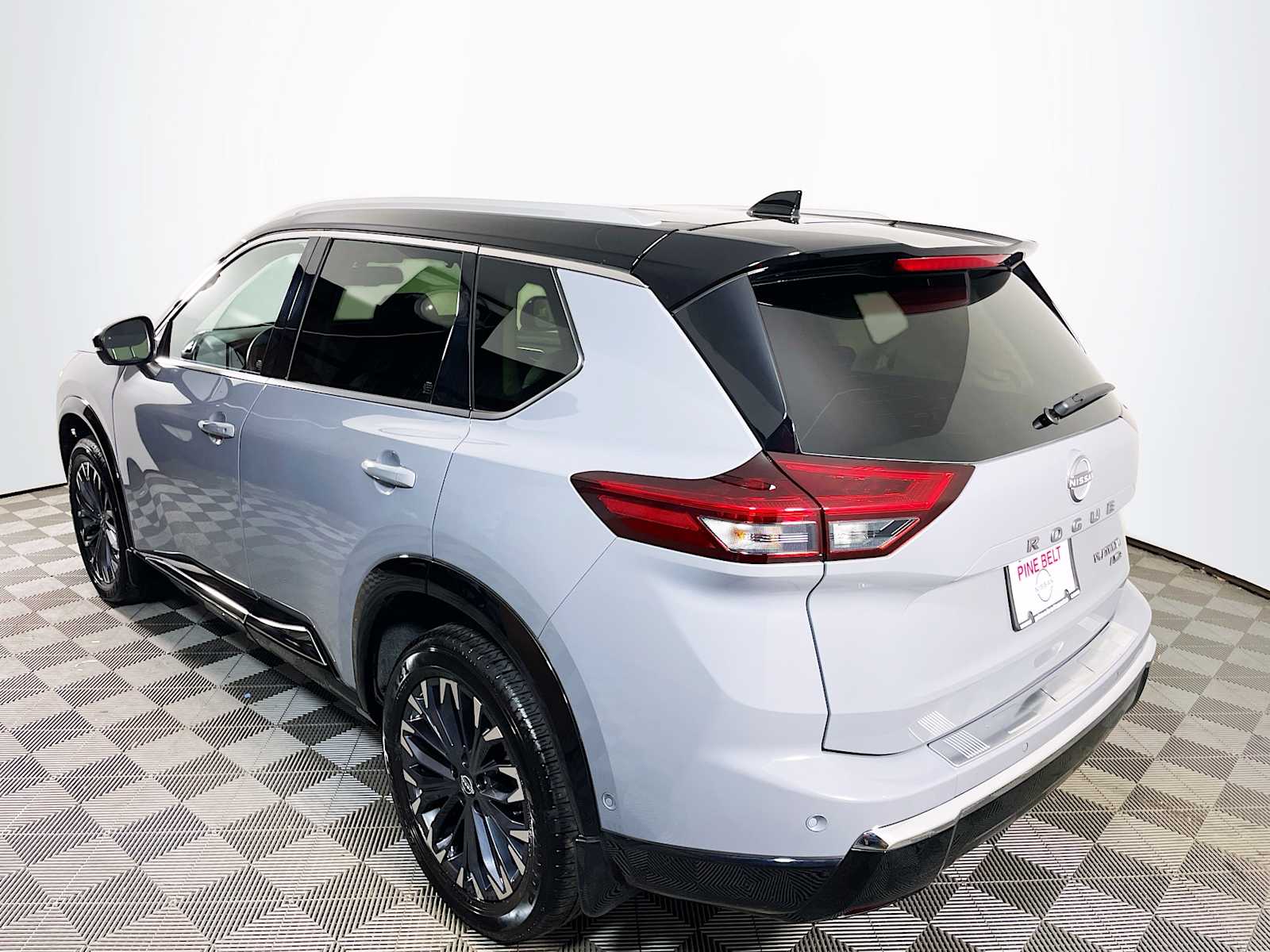 2024 Nissan Rogue Platinum photo 6